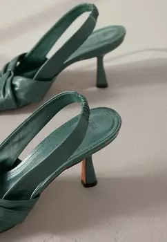 Сандалии SIGNATURE SIDE TWIST REGULAR FIT Next, зеленый