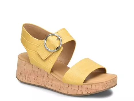 Сандалии Sofft на танкетке мягкие, желтый