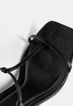 Сандалии Strappy PULL&BEAR, черный