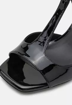 Сандалии Stuart Weitzman, черный