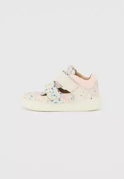 Сандалии SUPERFREE Superfit, белый