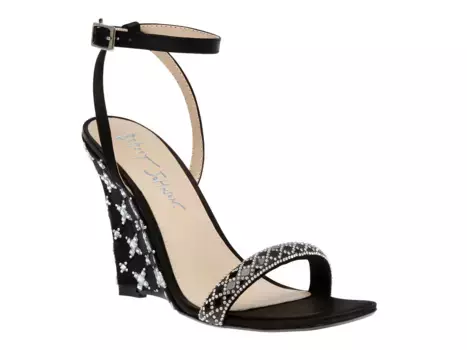 Сандалии Talya Wedge Sandal Betsey Johnson, черный
