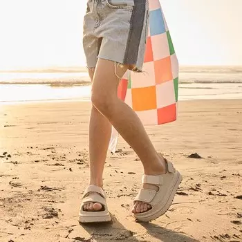 Сандалии UGG Goldenglow Sandal, цвет Sea Salt