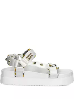 Сандалии, украшенные заклепками Versace Jeans Couture, белый