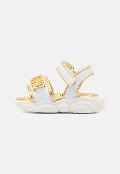 Сандалии Unisex MOSCHINO, цвет white/gold