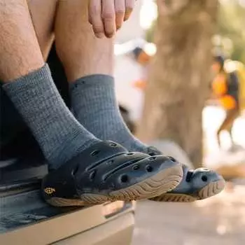 Сандалии Yogui мужские KEEN, черный