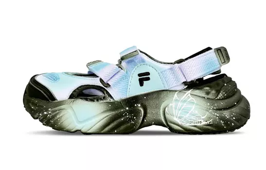 Сандалии женские Conch Beach синего цвета с черной надписью Fila Fusion