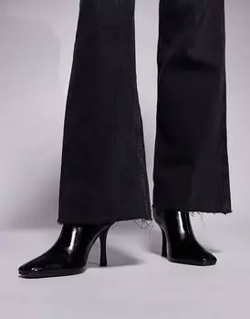 Сапоги с наклонным каблуком черного цвета River Island