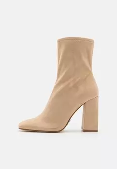 Сапоги TRAVERSE Steve Madden, обнаженная