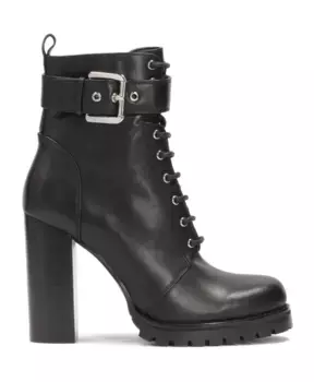 Сапоги украшены ремнем с пряжкой. Kazar, черный