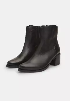 Сапоги в ковбойском/байкерском стиле Bata, черный