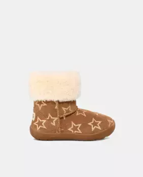Сапожки для девочки Sammee с переливающимися звездами UGG, коричневый