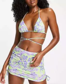 Саронг со сборками по бокам Bershka с ярким зеленым цветочным принтом