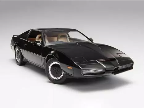 Сборная модель Knight Rider K.I.T.T. (Season 1) 1/24 Scale Model Kit Aoshima