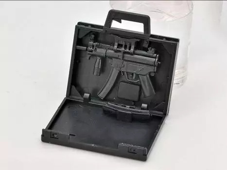 Сборная модель Little Armory LA045 MP5K (Koffer Type) Briefcase 1/12 Scale Accessory Set (Reissue) Takara Tomy