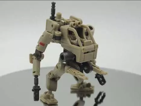 Сборная модель Multiabyss V-Link Mecha Striker + Logistic (Brown) 1/60 Scale Model Kit Rihio