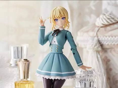 Сборная модель Sousai Shoujo Teien St. Iris Girls' High School Winter Clothes Ritsuka Saeki 1/10 Scale Model Kit Kotobukiya