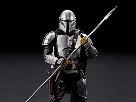 Сборная модель The Mandalorian Beskar Armor (Silver Coating Ver.) 1/12 Scale Model Kit BANDAI SPIRITS