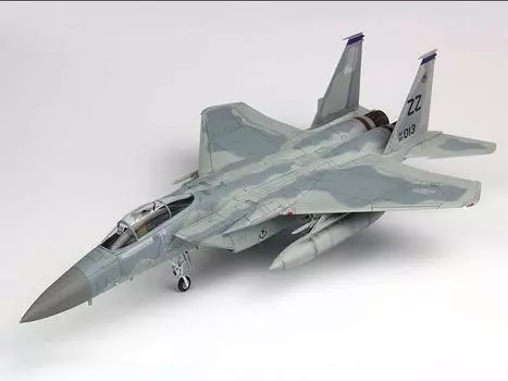 Сборная модель U.S. Air Force Fighter F-15C Eagle (Kadena AB) 1/72 Scale Model Kit Platz