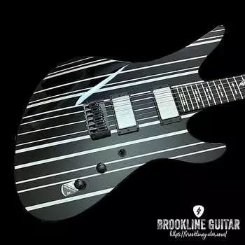 Schecter Synyster Gates Signature Synyster Custom HT — черный с серебряными полосками