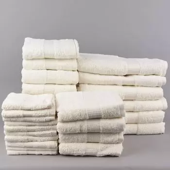 Семейный комплект из 28 предметов, качественная махровая ткань, 100% хлопок, 500 г/м, однотонный, оранжевый цвет. Orotex, красный