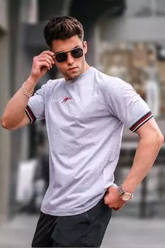 Серая базовая мужская футболка MADMEXT