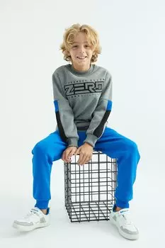 Серая меланжевая толстовка стандартного кроя с вышитой надписью в полоску и круглым вырезом для мальчиков TOMMYLIFE