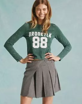 Серая плиссированная юбка с запахом и пряжкой Miss Selfridge