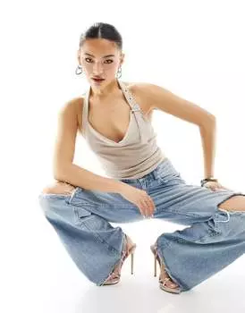 Серебристый облегающий топ с воротником-халтер и пряжкой Missyempire