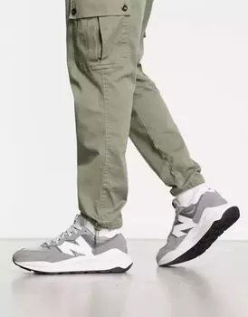 Серо-белые кроссовки New Balance 5740