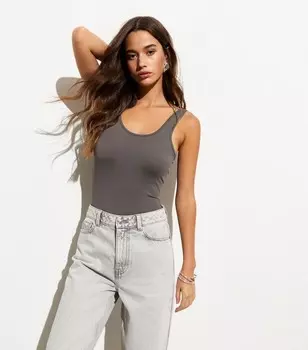 Серое облегающее боди стретч с овальным вырезом New Look, темно-серый