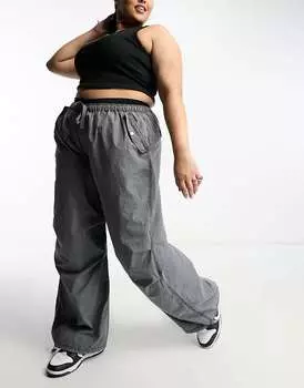 Серые брюки-карго с парашютом ASOS Curve