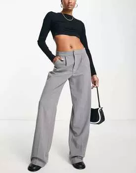 Серые брюки строгого кроя со средней талией и защипами Pull&Bear