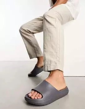Серые массивные шлепанцы ASOS DESIGN
