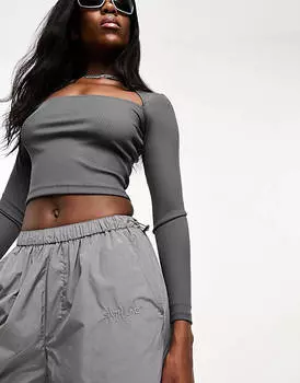 Серые нейлоновые брюки-парашют с заниженной талией Sixth June