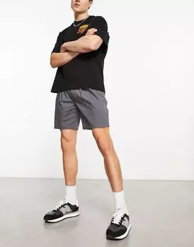 Серые плиссированные шорты чинос средней длины ASOS DESIGN