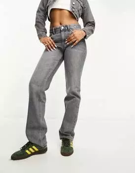 Серые прямые джинсы со средней посадкой Pull&Bear