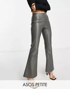 Серые расклешенные брюки из искусственной кожи ASOS DESIGN Petite