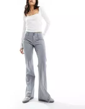 Серые расклешенные брюки строгого кроя Bershka