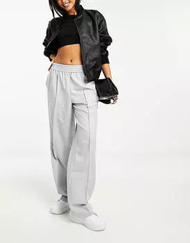 Серые широкие брюки с эластичной талией и защипами спереди Vila