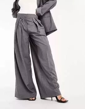 Серые широкие брюки со складками спереди Vero Moda Aware