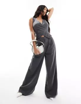 Серый комбинезон с поясом и запахом ASOS DESIGN