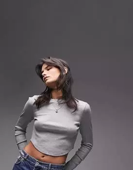 Серый топ с длинными рукавами и изогнутым подолом Topshop