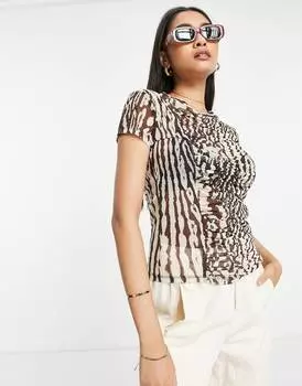 Сетчатый топ с короткими рукавами и анималистичным принтом Topshop