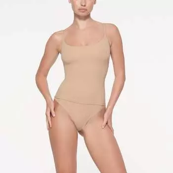 Сглаживающий топ сзади SKIMS, цвет clay