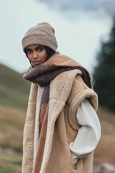 Шапка-бини Anthropologie высокая, золотой