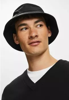 Шапка Esprit, цвет black