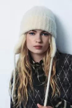 Шапка из альпаки с наушниками ZARA, экрю