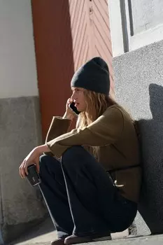 Шапка из тонкой вязки ZARA, антрацитово-серый