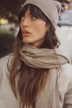 Шапка из тонкой вязки ZARA, кэмел